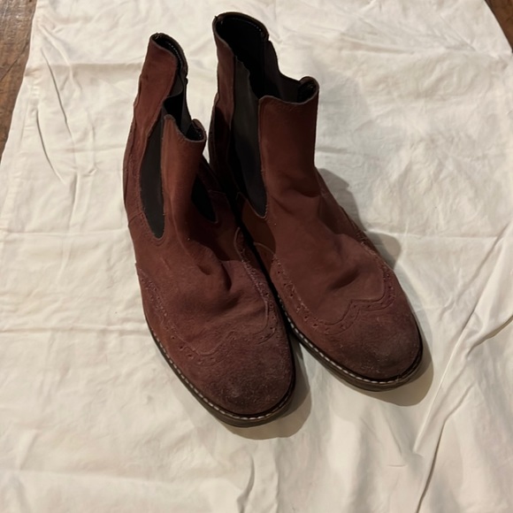 Beautiful Italian suede deep pink boots - Picture 2 of 5